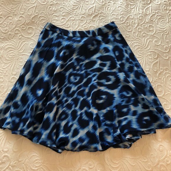 Calvin Klein Blue Animal Print Skirt Flowy Knee-length Size 2 - Picture 1 of 3